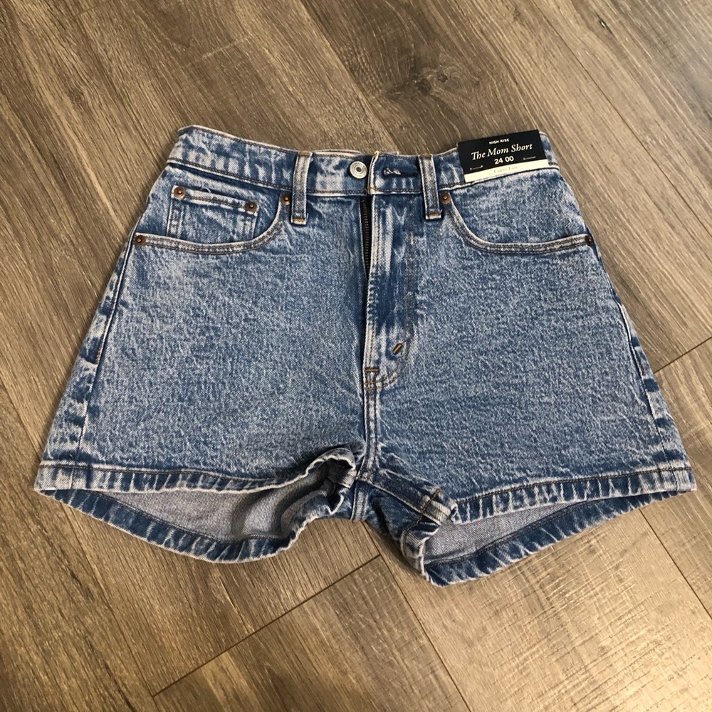 NWT Abercrombie & Fitch High Rise Mom Shorts